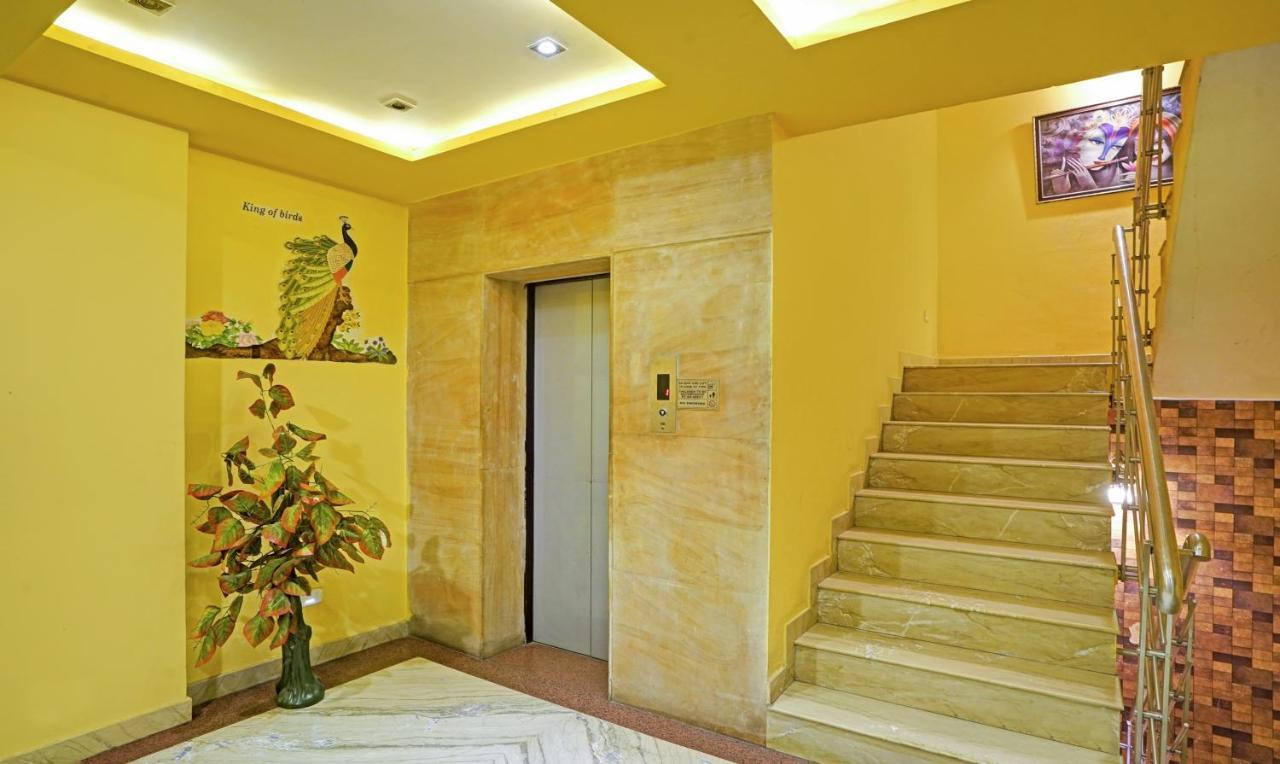Treebo The Royal Cm, 4 Km From City Palace Τζαϊπούρ Εξωτερικό φωτογραφία